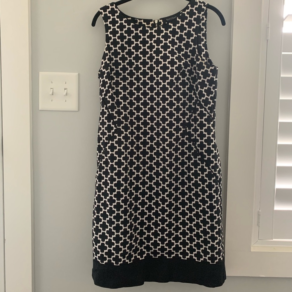 White House Black Market Ladies sheath dress with slim fit design- sz 8